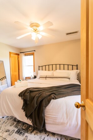 3 bedrooms, iron/ironing board, WiFi, bed sheets - Updated and cozy Beach Box! Gorgeous Backyard! 3 minutes to beach!!  (Kill Devil Hills)