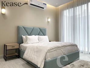 Departamento de diseñador, 3 habitaciones | 3 habitaciones, cortinas blackout y tabla de planchar con plancha 