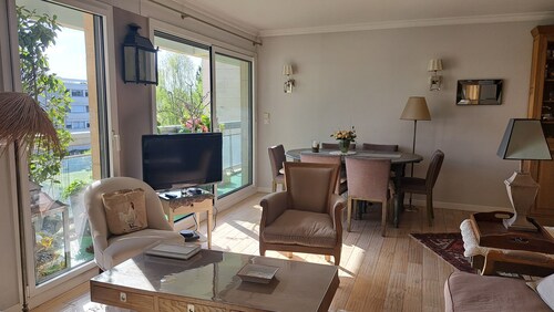 2 chambres er salle de bains dans appartement de standing proche JO équitation