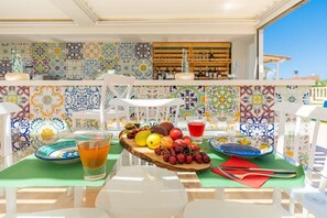 Poolside bar - DON LEONARDO PRIVATE POOL VILLAS (Polignano a Mare)
