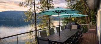Lakefront Retreat with Private Dock, Jump Tower & Kayaks