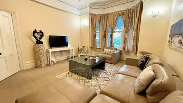 Smart TV, fireplace, offices