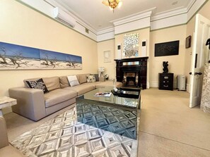 Smart TV, fireplace, offices