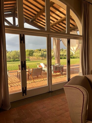 Estate of Cosa,stunning mansion, swimming pool ,ac, wi-fi, sat 