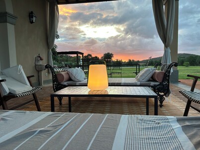 Estate of Cosa,stunning mansion, swimming pool ,ac, wi-fi, sat