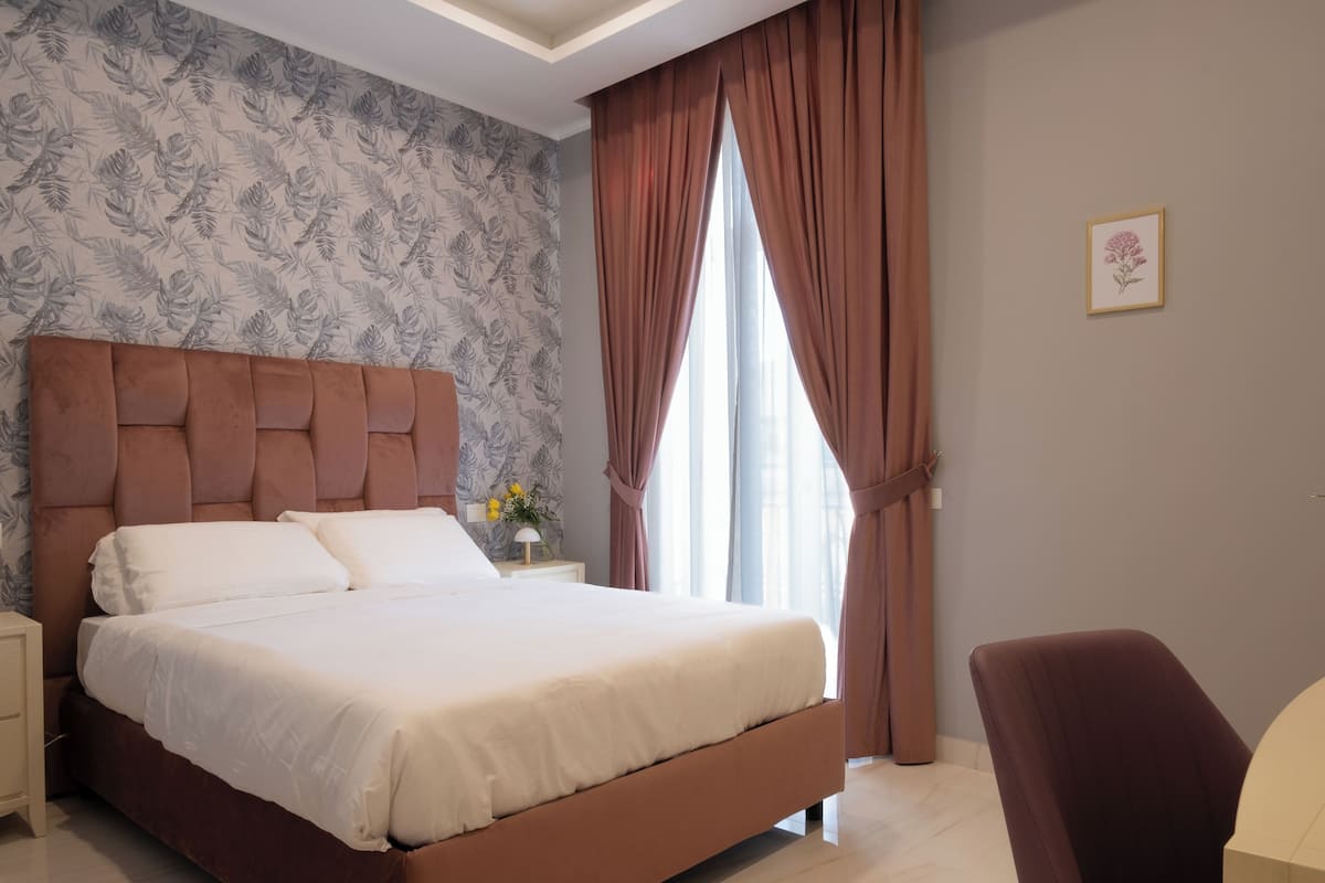 Phòng Superior, 1 giường cỡ queen, quang cảnh thành phố | Bộ đồ giường cao cấp, chăn bông, nệm cao su hoạt tính (memory foam)