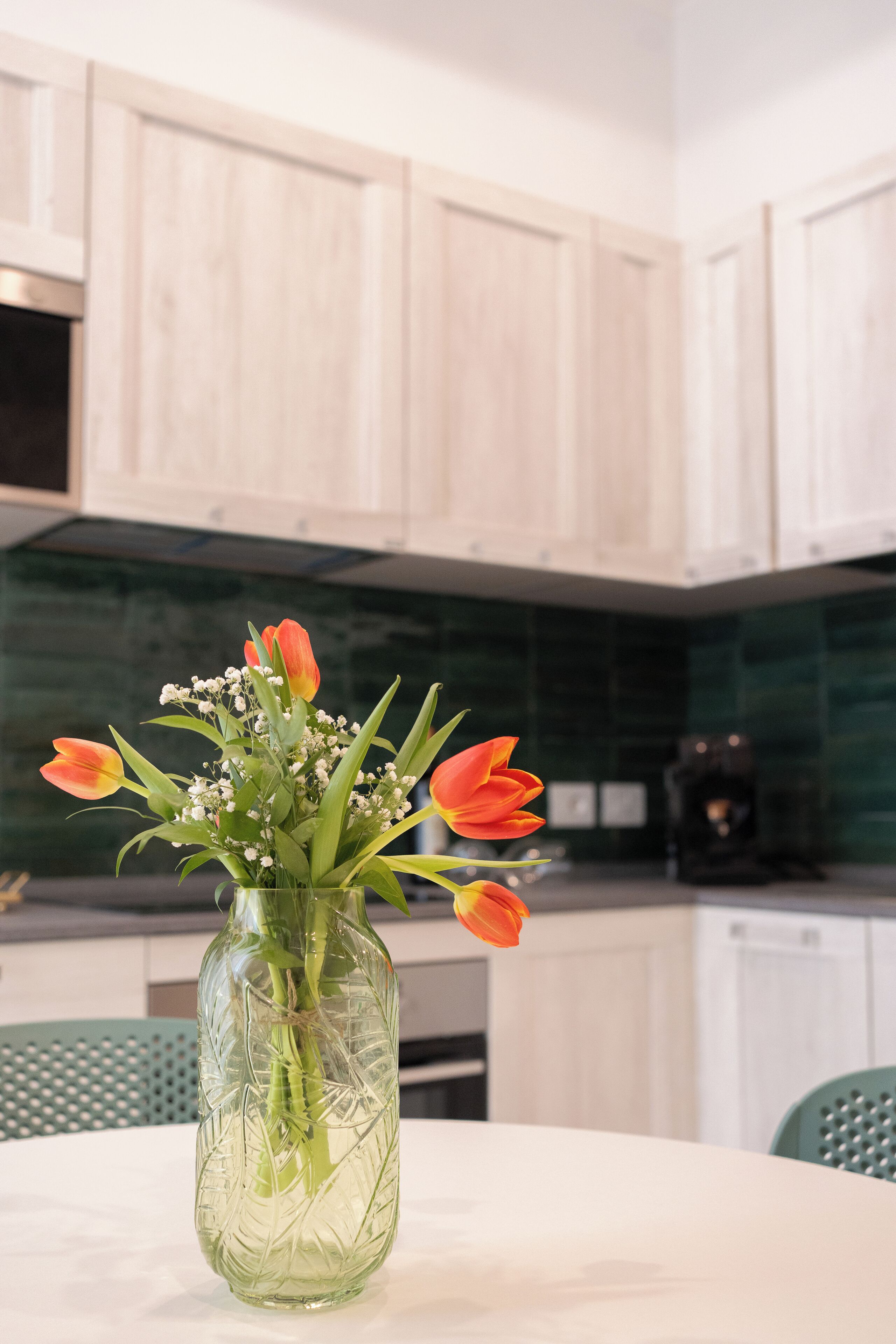Deluxe-Apartment, Mehrere Betten, Bergblick | Wohnbereich | 43-Zoll-Smart-TV mit Digitalempfang, Netflix, Streaming-Dienste
