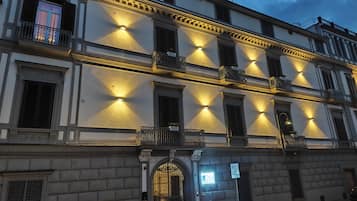 Façade de lâhĂ©bergement - soirĂ©e/nuit