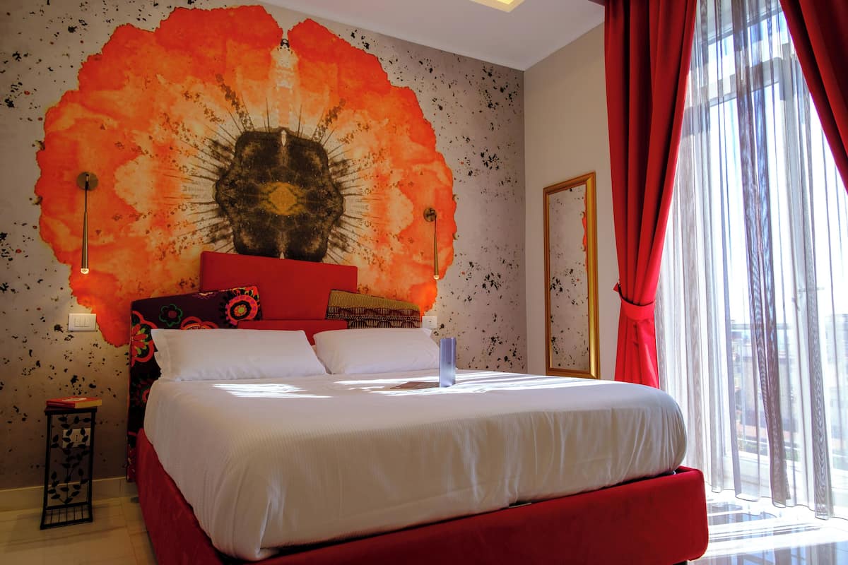 Phòng Deluxe, 1 giường cỡ queen, quang cảnh biển | Bộ đồ giường cao cấp, chăn bông, nệm cao su hoạt tính (memory foam)