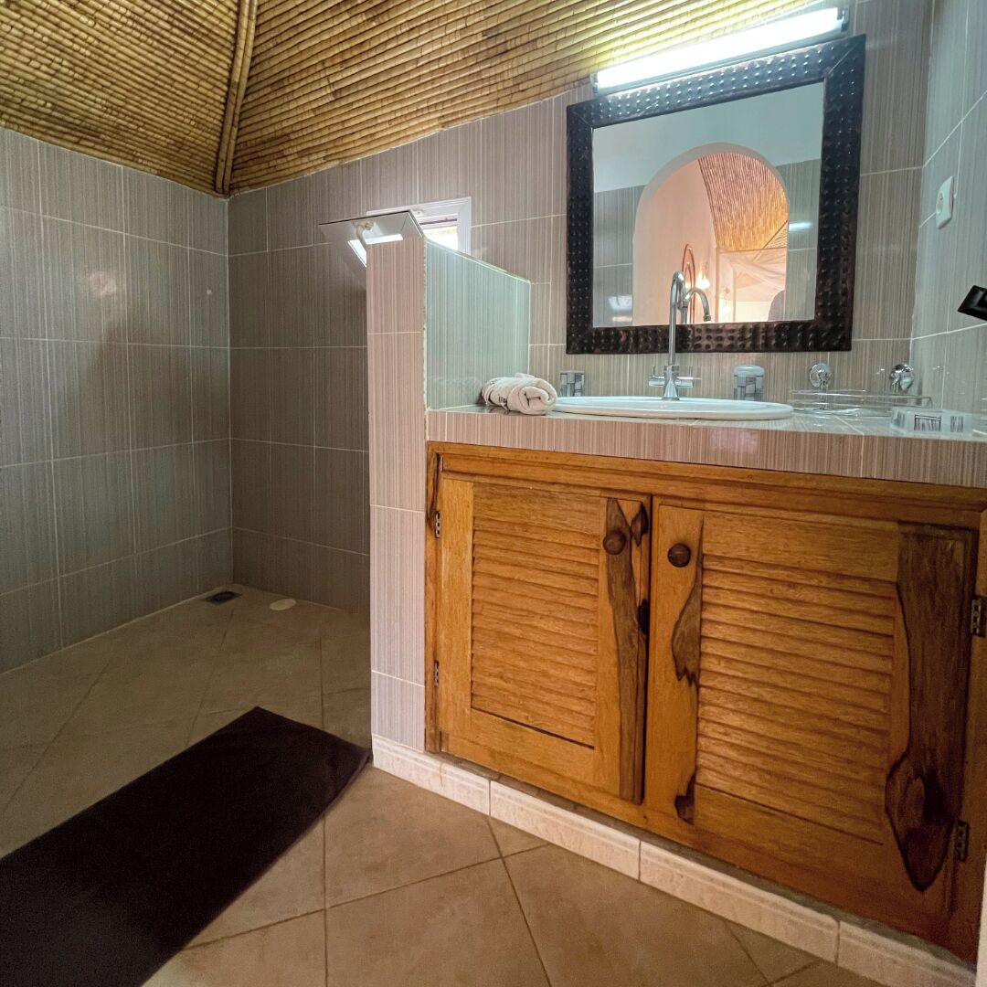 Dusche, Bidet, Handtücher, Seife