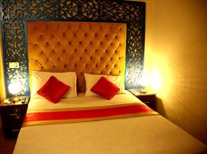 Dobbeltrom – deluxe | Lydisolert, strykejern/-brett og wi-fi (inkludert)