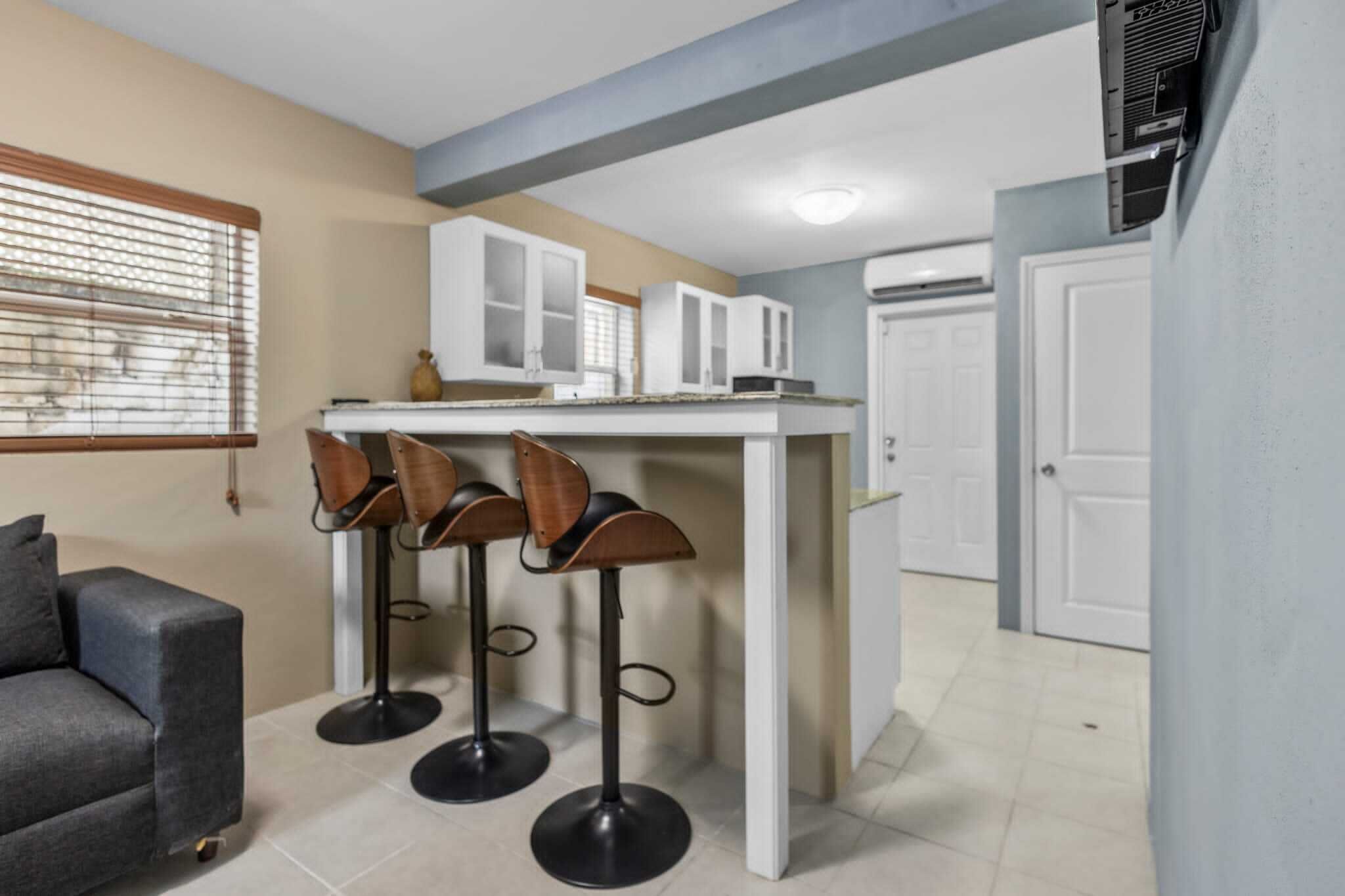 Baha Bliss - Beautiful Two Bedroom Apartment Near Bahamar And Beach. - Nassau