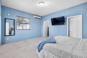 2 bedrooms, iron/ironing board, WiFi, bed sheets - Baha Bliss - Beautiful two bedroom apartment near BahaMar and beach. (Nassau)