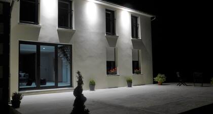 5 bedroom bed & breakfast in combourg