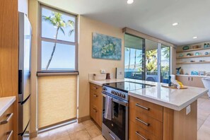 Fridge, microwave, oven, stovetop - Remodeled, Prime Oceanfront, Private corner condo (Kihei)