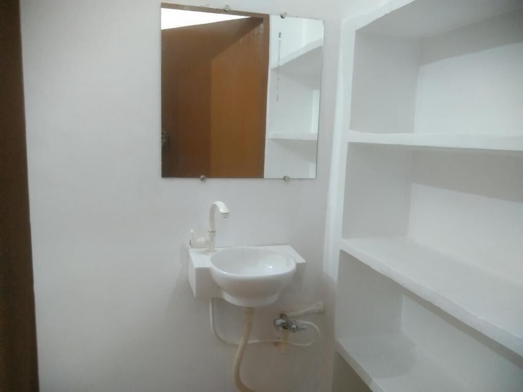 Shower, bidet, towels, soap