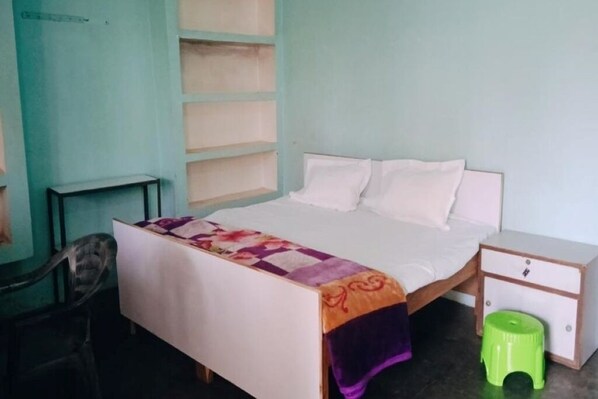 3 عدّة غرف نوم وملاءات أسرّة