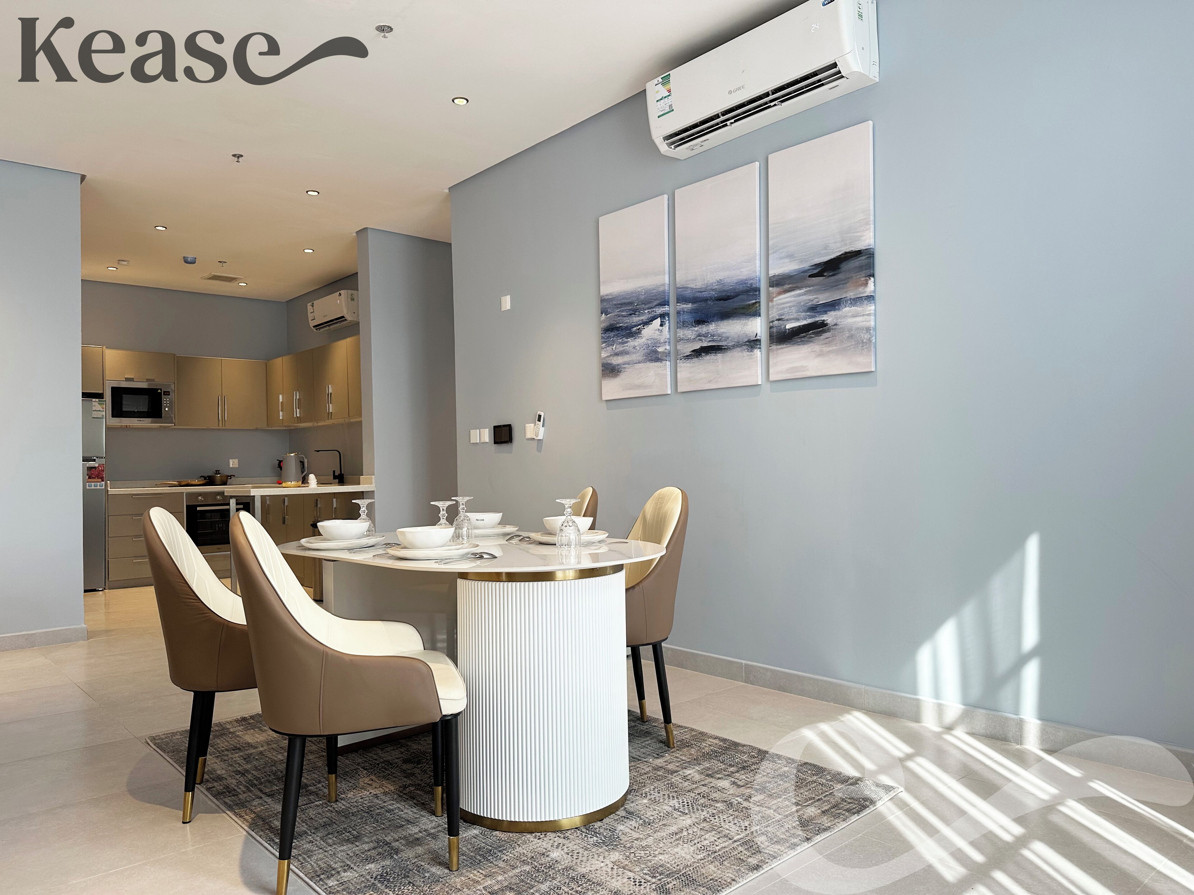 Căn hộ có thiết kế đặc sắc, 3 phòng ngủ | Khu phòng khách | TV màn hình phẳng 