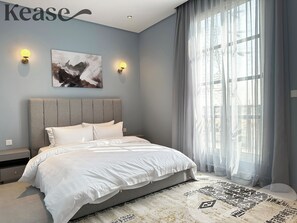 Apartemen Desain, 3 kamar tidur | 3 kamar tidur, tirai kedap cahaya, dan setrika/meja setrika