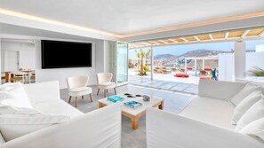 TV, fireplace, stereo - Villa in Dhriopís with 20 bedrooms sleeps 40 (Dhriopís)