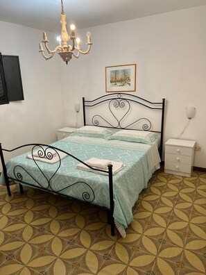 3 Schlafzimmer, Bügeleisen/Bügelbrett, Bettwäsche