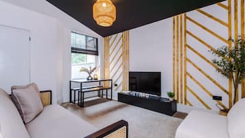 32-inch LED TV with digital channels, Netflix, streaming services