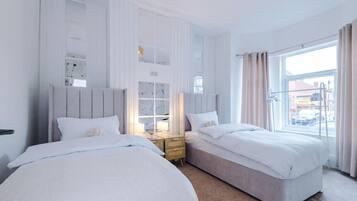 Design House | 4 bedrooms, iron/ironing board, free WiFi, bed sheets