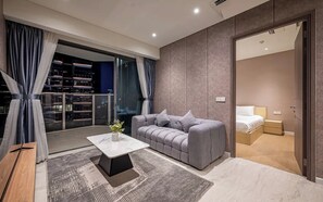 Suite Grand, varias camas, con acceso al salón lounge del club, vista a la ciudad | Sábanas de algodón egipcio, ropa de cama de alta calidad y edredón 