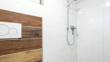Dusche, Seife, Toilettenpapier