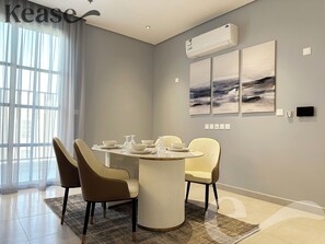 Apartemen Desain, 3 kamar tidur | Area keluarga | TV layar datar