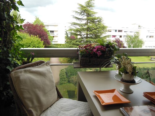 2 Chambre = salle de bain dans appartement standing proche IO Equitation Paris