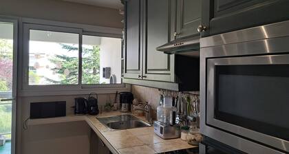 2 Chambre = salle de bain dans appartement standing proche IO Equitation Paris