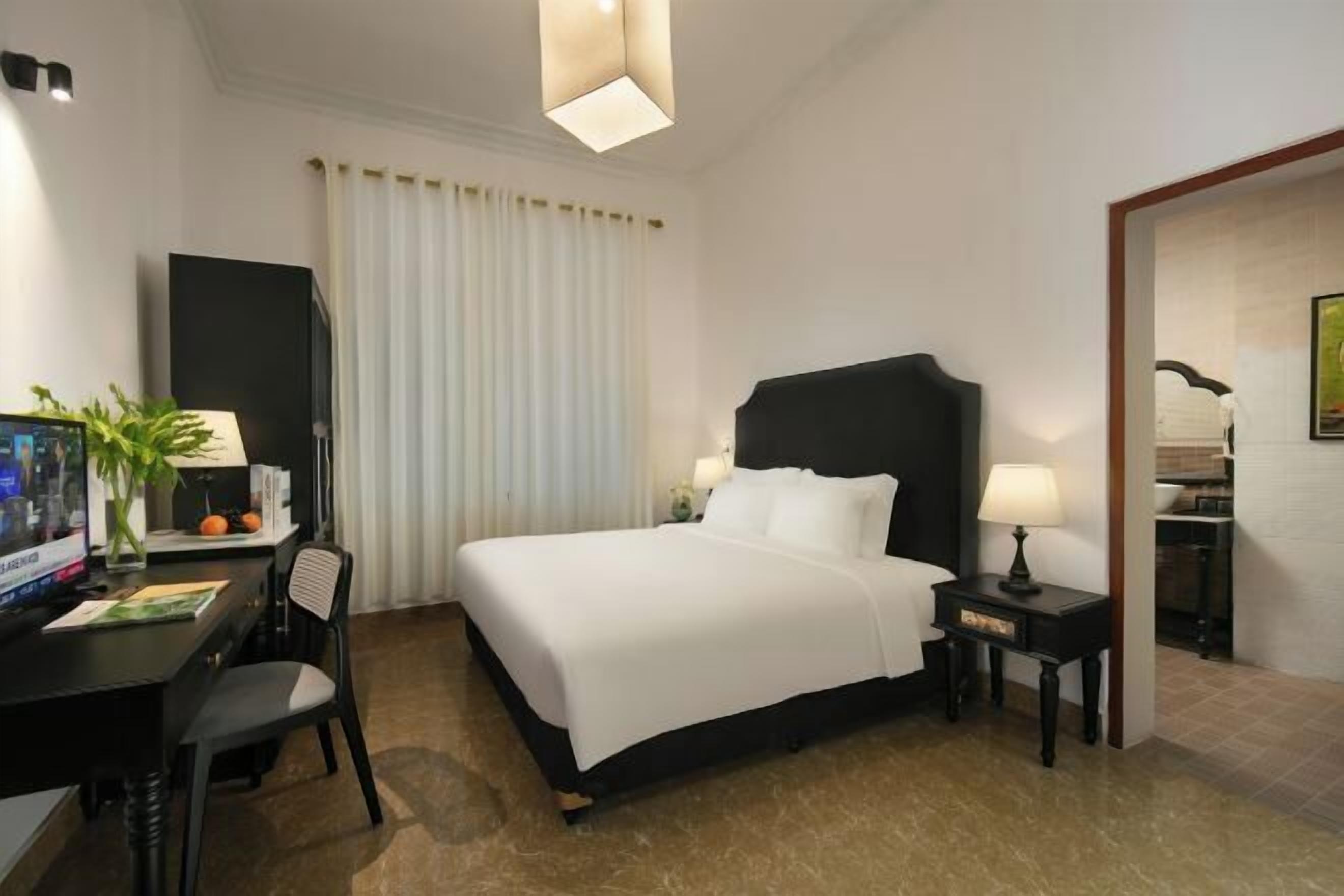 Egyptian cotton sheets, premium bedding, down duvets, desk