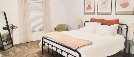 3 chambres, fer et planche à repasser, Wi-Fi, draps fournis