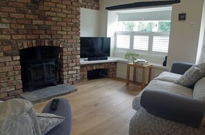TV, fireplace - Country Hideaways | Cobblestone Cottage | Ripon (Ripon)