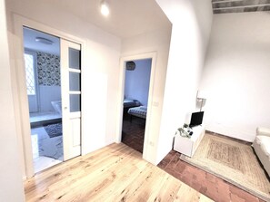 3 slaapkamers, een strijkplank/strijkijzer, wifi, beddengoed