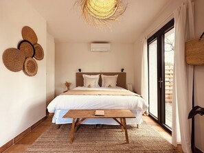 5 habitaciones, tabla de planchar con plancha, wifi y ropa de cama 