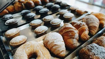 Tägliches inbegriffenes einheimisches Frühstück