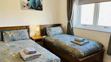 1 bedroom, desk, iron/ironing board, WiFi