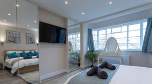 3 Schlafzimmer, Schreibtisch, Bügeleisen/Bügelbrett, Reisekinderbett