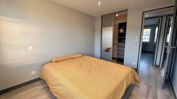 2 chambres, fer et planche Ă repasser, Wi-Fi, draps fournis