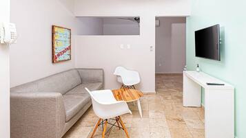 Smart TV de 45 pulgadas con canales digitales y películas con cargo