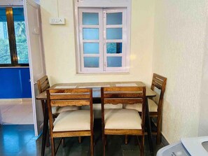 Dining - Old Warm Charm with 2 Bedrooms Near Sea in Khar West
 (Mumbai)