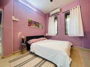 2 bedrooms, desk, iron/ironing board, WiFi - Old Warm Charm with 2 Bedrooms Near Sea in Khar West
(Mumbai)