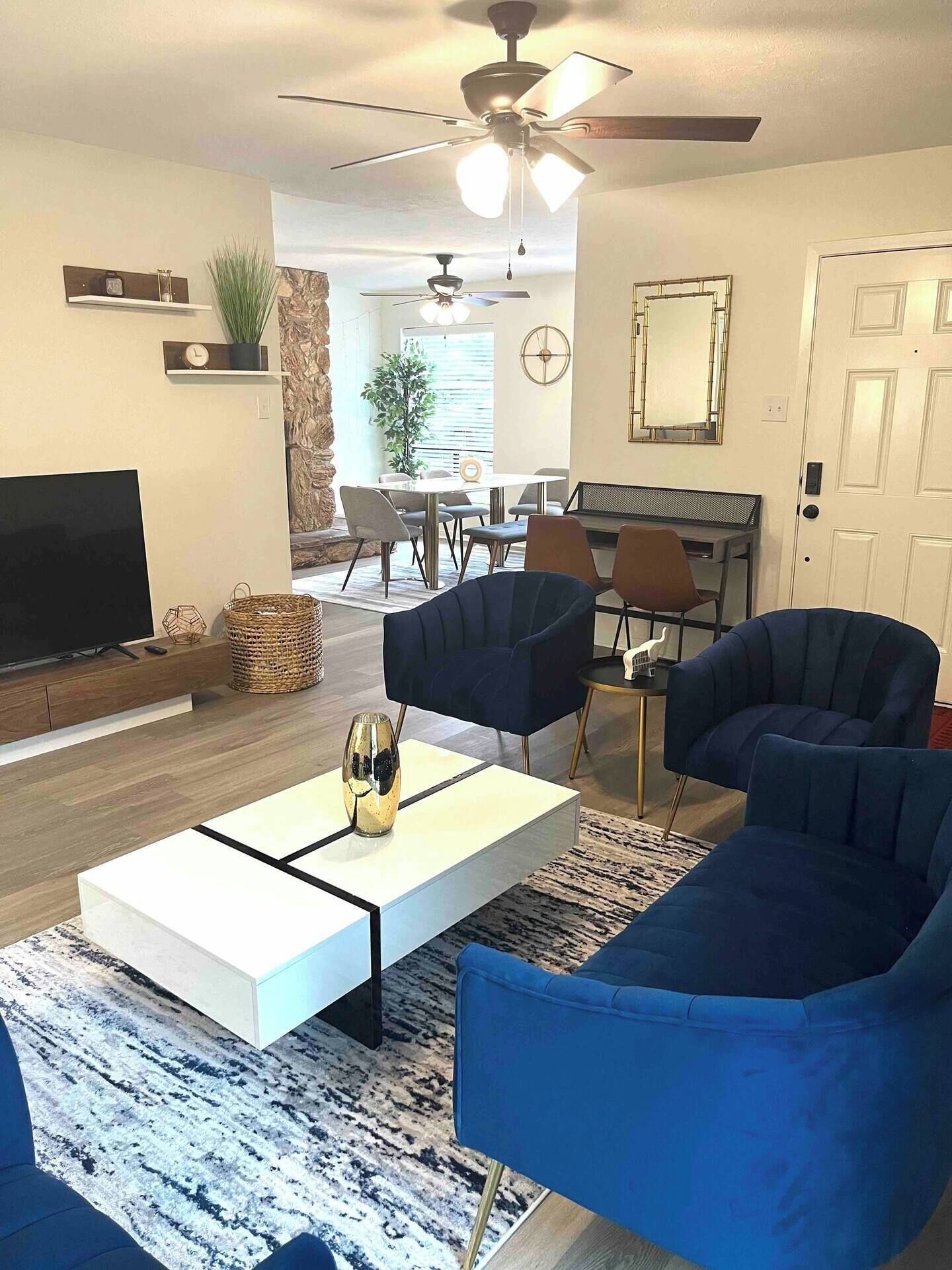 Modern Home - Close to A&M !