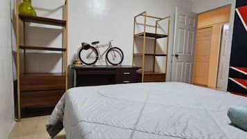 4 bedrooms, iron/ironing board, bed sheets