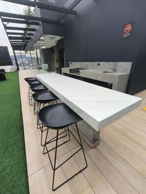 Outdoor dining - Luxury Studio in Glamorous Building XOE (Quito)