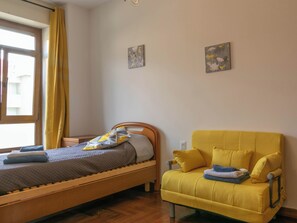 2 quartos, ferros/tábuas de passar roupa, Wi-Fi de cortesia