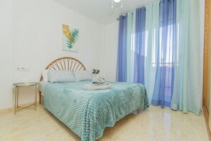 3 bedrooms, iron/ironing board, free WiFi, bed sheets