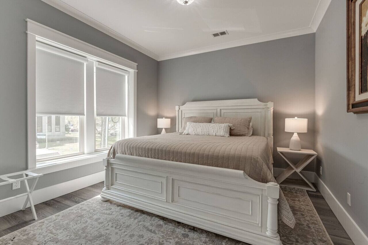 2 habitaciones, escritorio, tabla de planchar con plancha y wifi gratis 